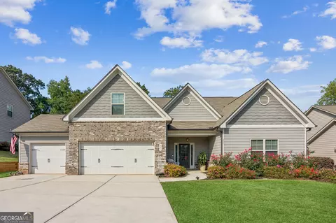 221 Charlotte Dr, Hoschton, GA 30548