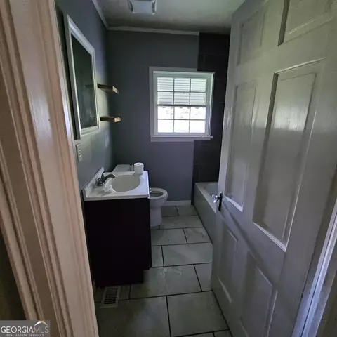 Bath - 60 N East Main St N, Hampton, GA 30228 photo 1 of 1