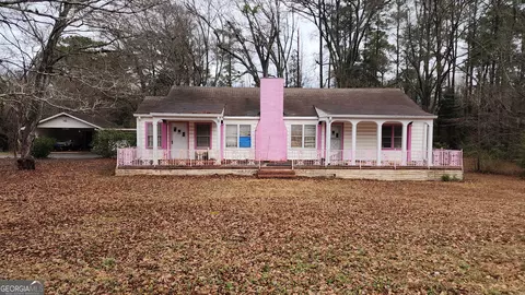 719 E Mcintosh Rd, Griffin, GA 30223