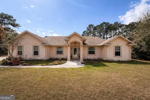 352 Rainbow Ln, Woodbine, GA 31569