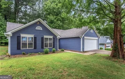 956 Forest Path, Stone Mountain, GA 30088