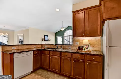 816 Ideal Pl, Winder, GA 30680 photo 11