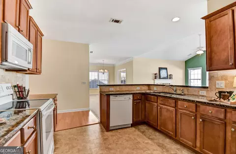 816 Ideal Pl, Winder, GA 30680 photo 10