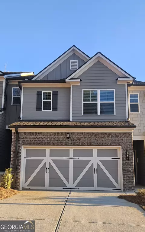 5627 Chickory Dr, Flowery Branch, GA 30542
