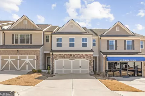 5621 Overview Dr, Flowery Branch, GA 30542