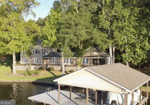 151 Lake Dr NW, Milledgeville, GA 31061