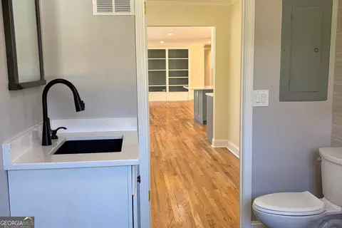 Entry Way - 301 E Valley Dr, Marietta, GA 30068 photo 1 of 2
