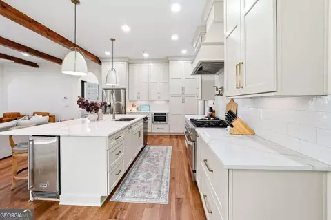 Kitchen - 2139 Mcfarlin Ln, Milton, GA 30004 photo 2 of 4