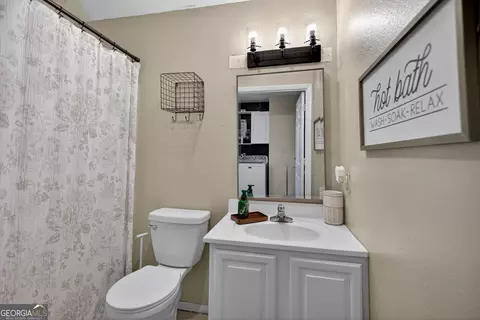 Bath - 109 Garfield St, Lagrange, GA 30240 photo 2 of 2