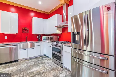 Kitchen - 242 Kirkley Rd, Tyrone, GA 30290 photo 6 of 6