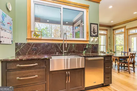 Kitchen - 242 Kirkley Rd, Tyrone, GA 30290 photo 4 of 6