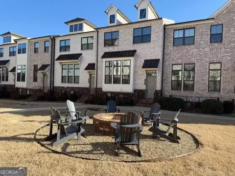 425 Fair View Cir, Roswell, GA 30076