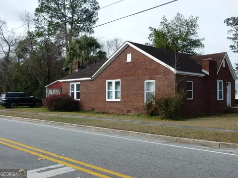 702 Rosedale Ave, Claxton, GA 30417