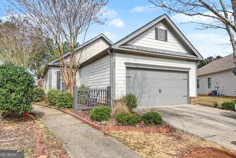 249 River Meadow Dr, Lagrange, GA 30241