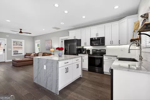 Kitchen - 2764 Boxankle Rd, Forsyth, GA 31029 photo 2 of 7