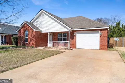 216 Wembley Dr, Warner Robins, GA 31088