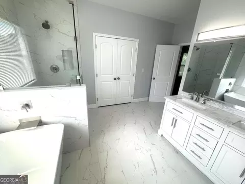 Bath - 3700 Hudson Ct, Rex, GA 30273 photo 4 of 5