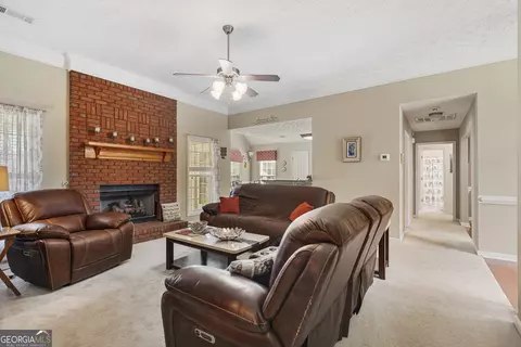 Entry Way - 123 Wexford Dr, Lagrange, GA 30241 photo 2 of 2