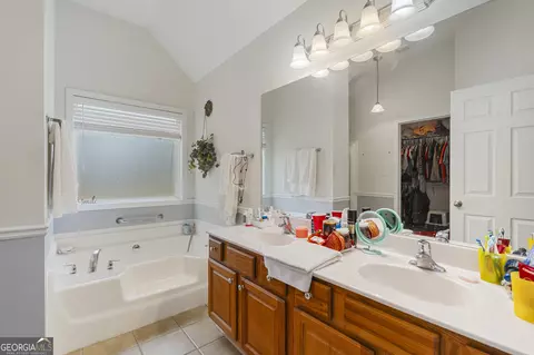Bath - 123 Wexford Dr, Lagrange, GA 30241 photo 3 of 4