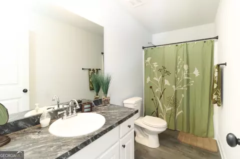 Bath - 31 Rolling Woods Ln, Hull, GA 30646 photo 2 of 2