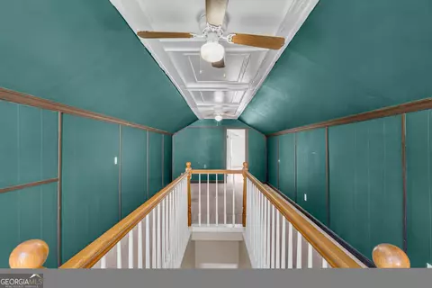 Entry Way - 100 Forest Ave, Toccoa, GA 30577 photo 7 of 10
