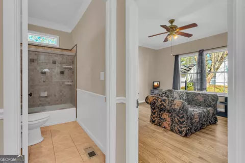 Entry Way - 100 Forest Ave, Toccoa, GA 30577 photo 5 of 10