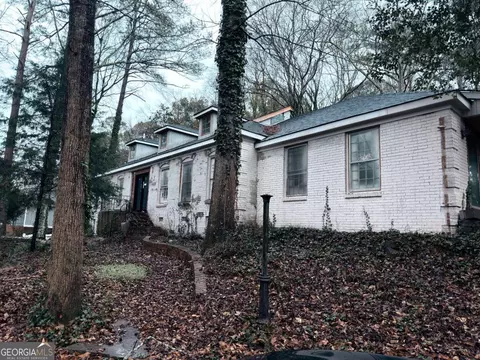 1480 Pineview Ln NW, Conyers, GA 30012