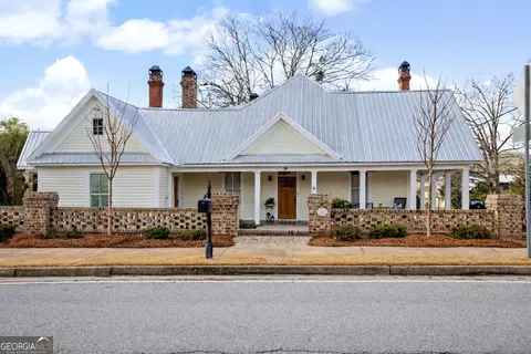 36 Broad St, Senoia, GA 30276