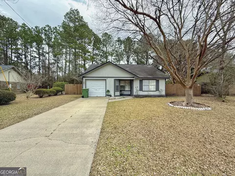 665 Windhaven Dr, Hinesville, GA 31313