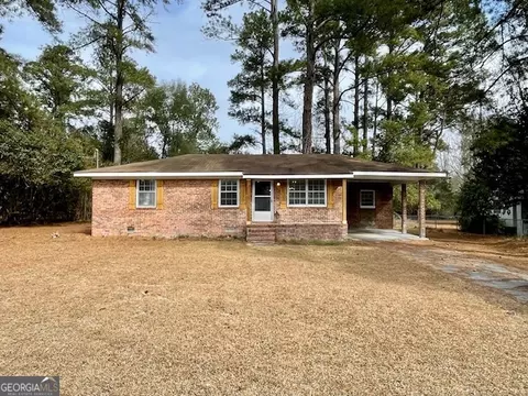 423 Richards Ave, Millen, GA 30442