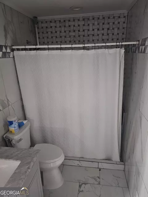 Bath - 215 Carl Parker Rd, Hampton, GA 30228 photo 1 of 3