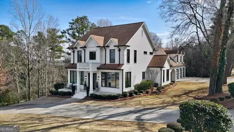 101 Victory Ct, Calhoun, GA 30701