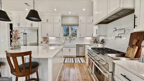Kitchen - 101 Victory Ct, Calhoun, GA 30701 photo 7 of 8