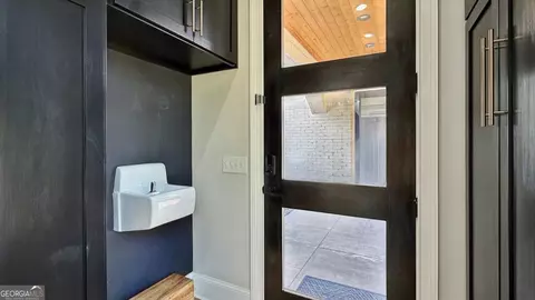 Entry Way - 101 Victory Ct, Calhoun, GA 30701 photo 5 of 8