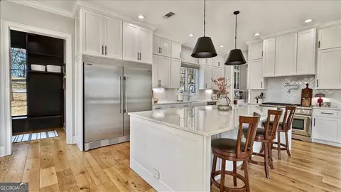 Kitchen - 101 Victory Ct, Calhoun, GA 30701 photo 5 of 8