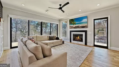 Living - 101 Victory Ct, Calhoun, GA 30701 photo 2 of 3