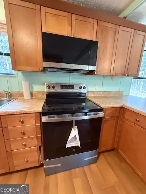 Kitchen - 2791 Old Mill Rd, Rutledge, GA 30663 photo 4 of 5