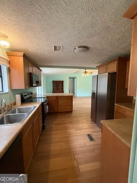 Kitchen - 2791 Old Mill Rd, Rutledge, GA 30663 photo 5 of 5