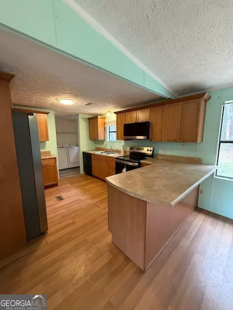 Kitchen - 2791 Old Mill Rd, Rutledge, GA 30663 photo 1 of 5