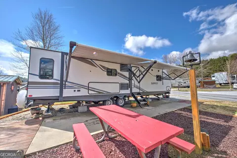 46 Holiday Rambler Ln, Dillard, GA 30537