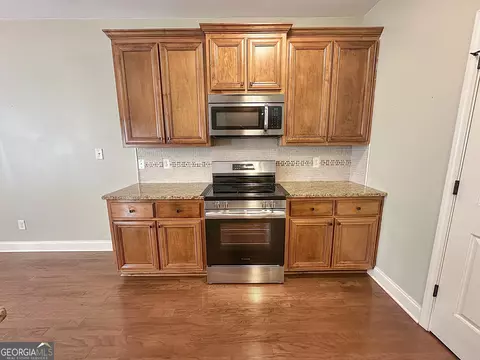 Kitchen - 130 Hamilton Lake Dr, Lagrange, GA 30241 photo 3 of 5