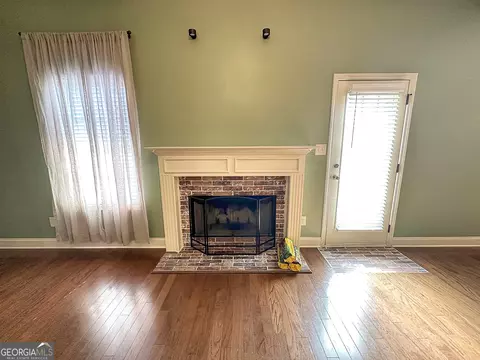 Living - 130 Hamilton Lake Dr, Lagrange, GA 30241 photo 5 of 7