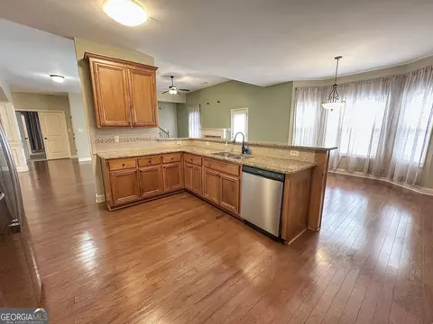 Kitchen - 130 Hamilton Lake Dr, Lagrange, GA 30241 photo 1 of 5