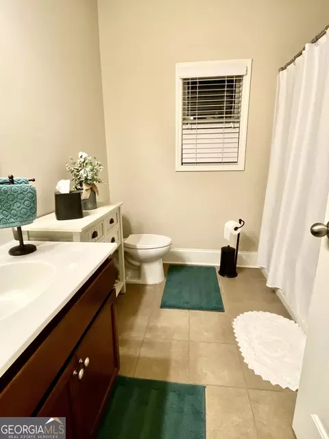 Bath - 1320 Newbridge Cir, Buford, GA 30519 photo 2 of 3