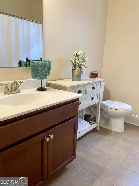 Bath - 1320 Newbridge Cir, Buford, GA 30519 photo 3 of 3
