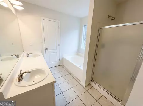 Bath - 169 Manley Dr, Hampton, GA 30228 photo 3 of 3