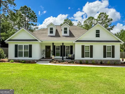 1213 Columbus Dr, Statesboro, GA 30458