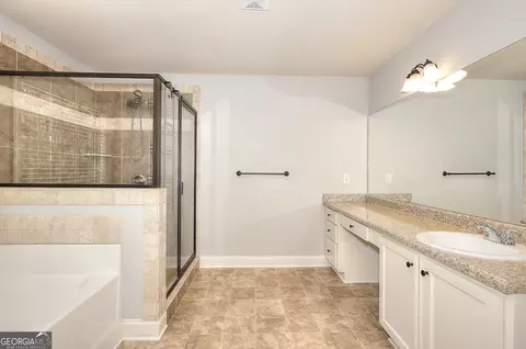 Bath - 1536 Middleton Dr, Monroe, GA 30655 photo 3 of 7