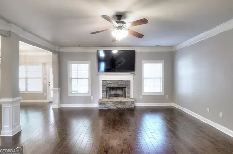 Living - 1536 Middleton Dr, Monroe, GA 30655 photo 2 of 4