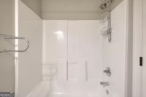 Bath - 1536 Middleton Dr, Monroe, GA 30655 photo 6 of 7